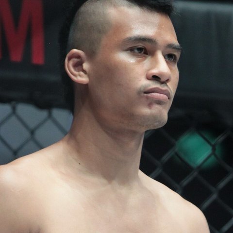 Shannon Wiratchai 사진